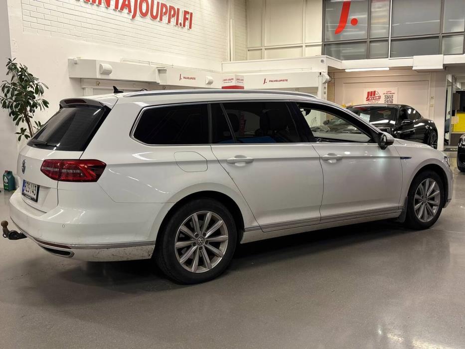 VOLKSWAGEN Passat 2017