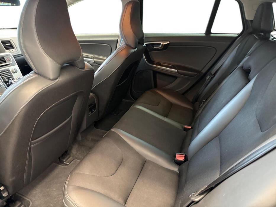 VOLVO V60 Cross Country 2015