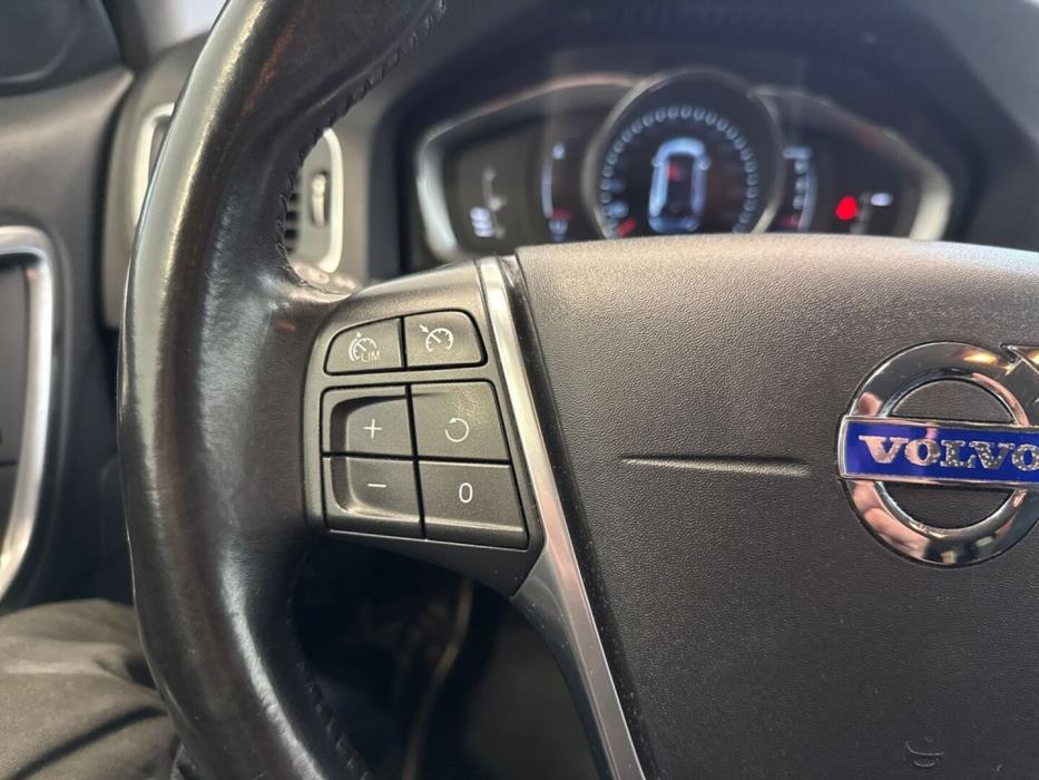VOLVO V60 Cross Country 2015