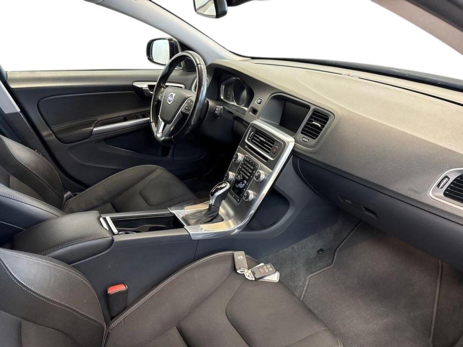 VOLVO V60 Cross Country 2015