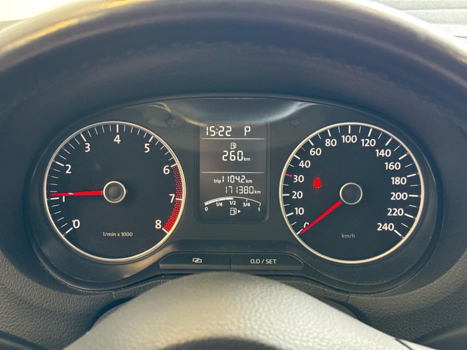 VOLKSWAGEN Polo 2010