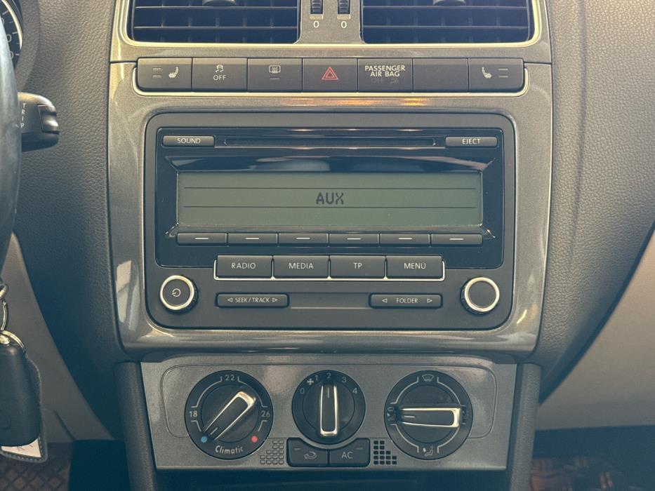 VOLKSWAGEN Polo 2010