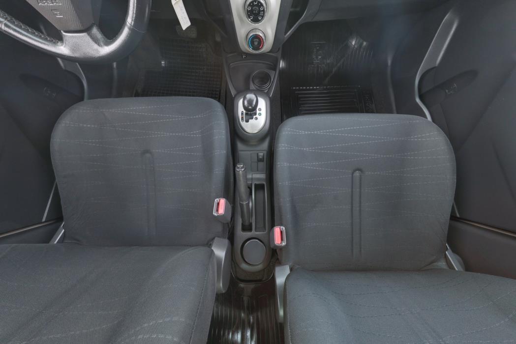 TOYOTA Yaris 2006