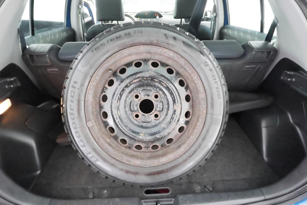 TOYOTA Yaris 2006