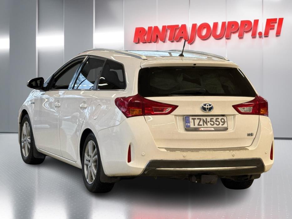 TOYOTA Auris 2015
