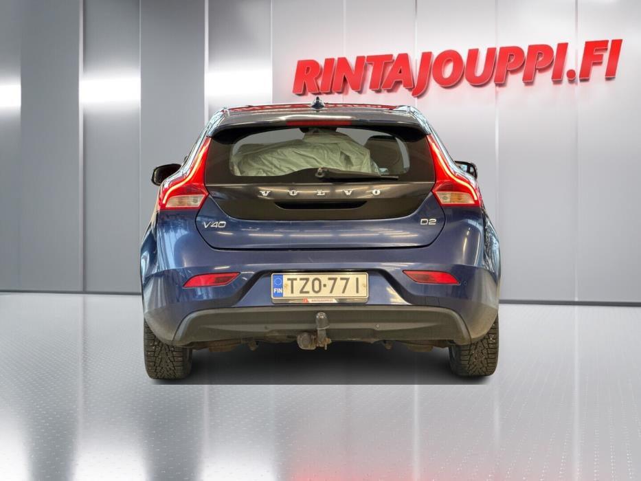 VOLVO V40 2015