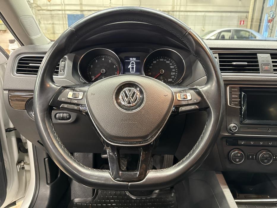VOLKSWAGEN Jetta 2015