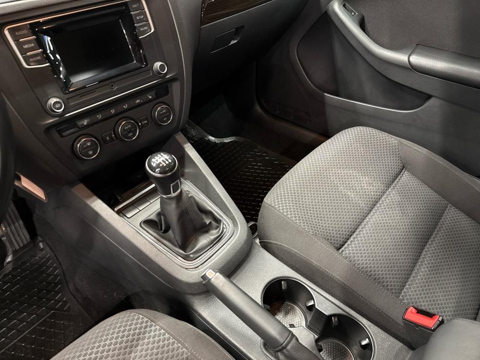 VOLKSWAGEN Jetta 2015