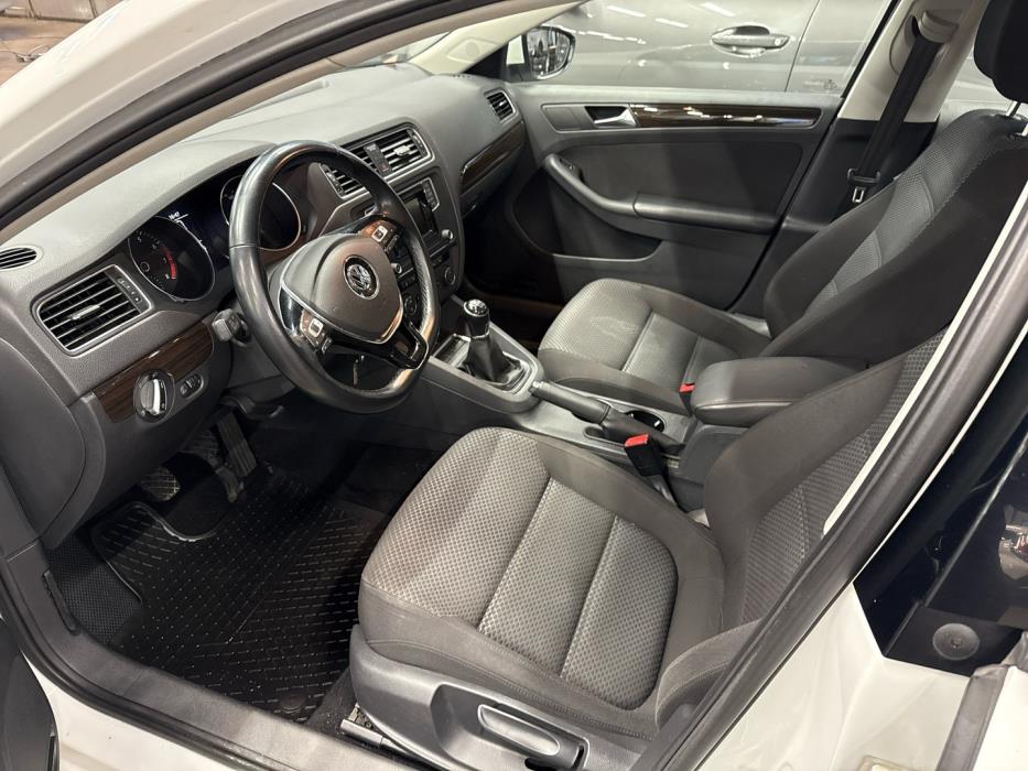 VOLKSWAGEN Jetta 2015