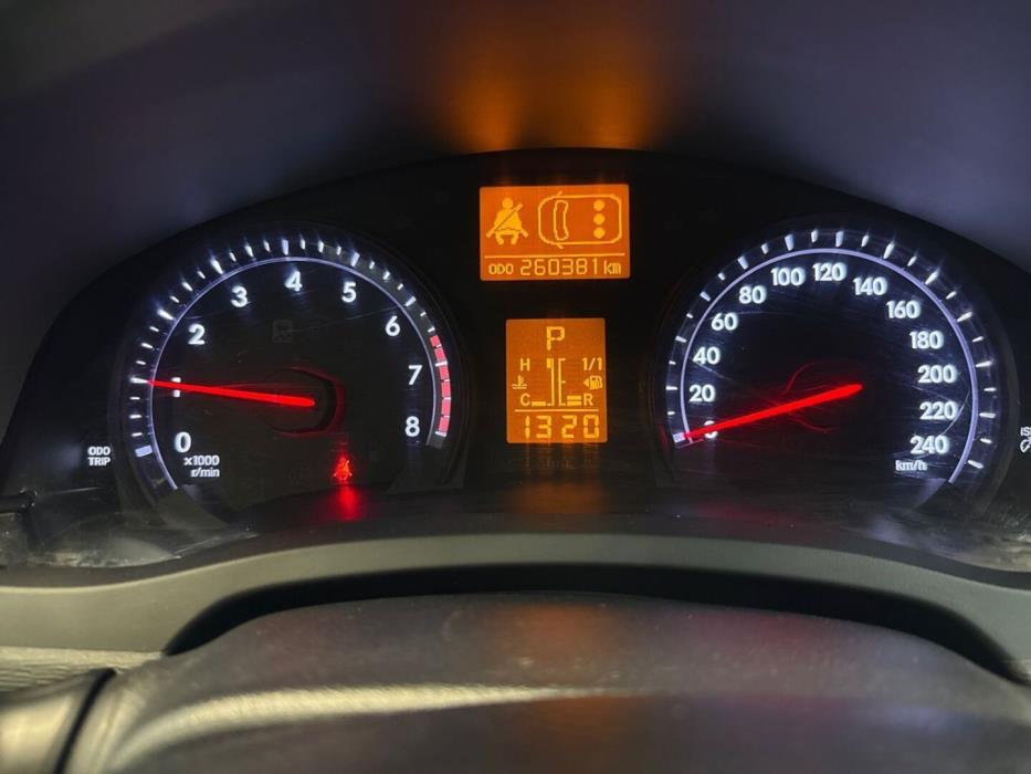 TOYOTA Avensis 2013