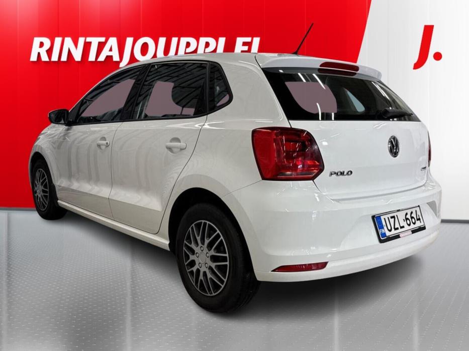 VOLKSWAGEN Polo 2016