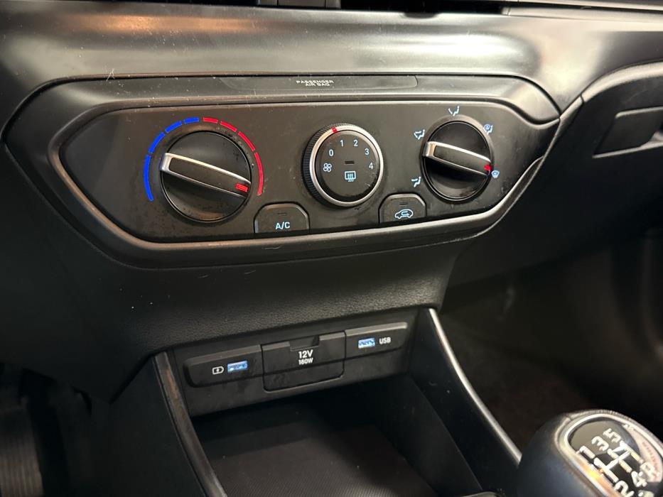 HYUNDAI i20 Hatchback 2021