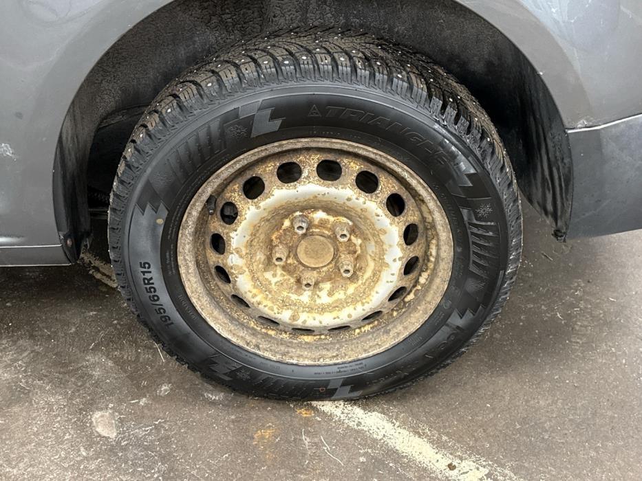 VOLKSWAGEN Caddy 2012