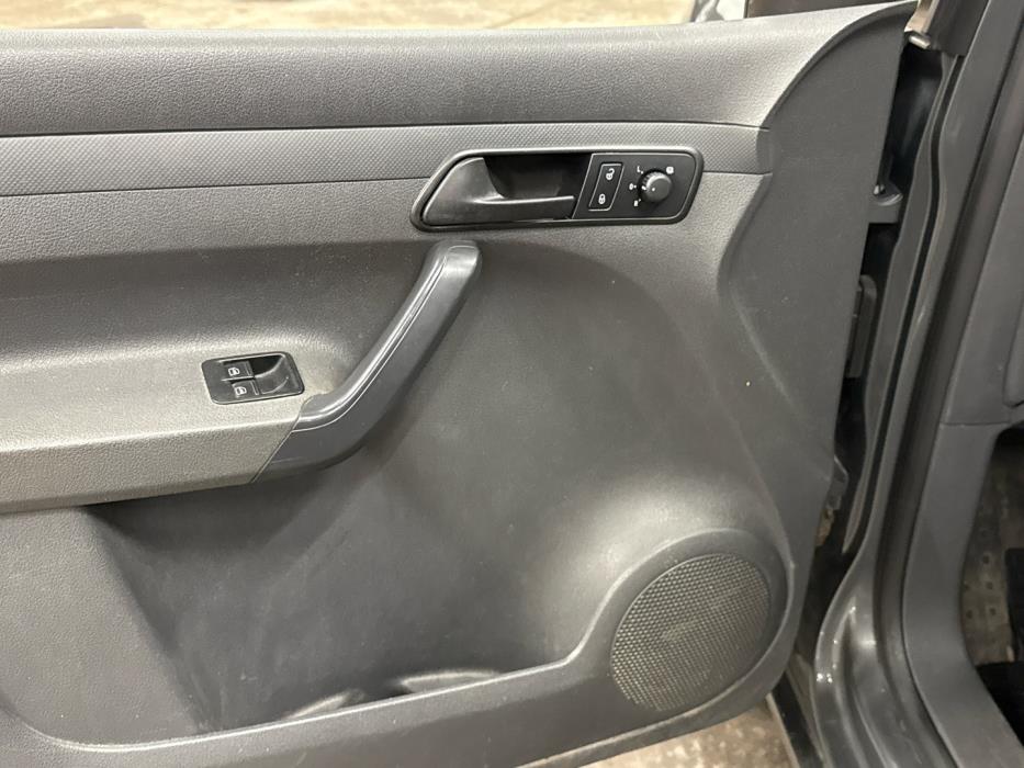 VOLKSWAGEN Caddy 2012