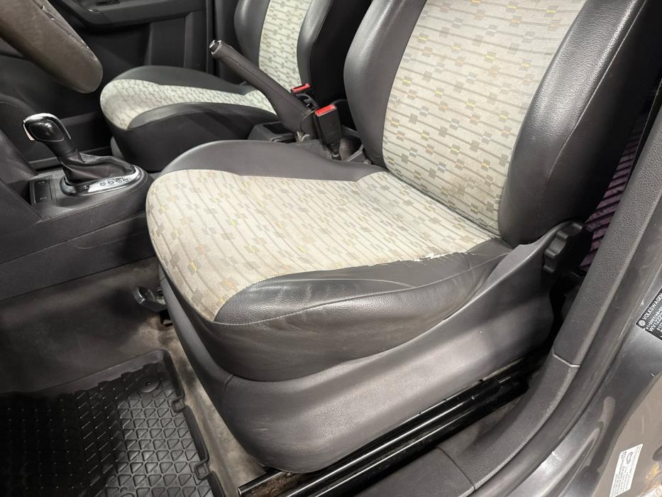 VOLKSWAGEN Caddy 2012