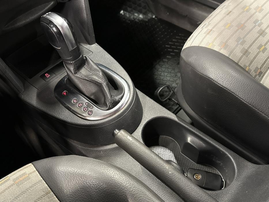 VOLKSWAGEN Caddy 2012