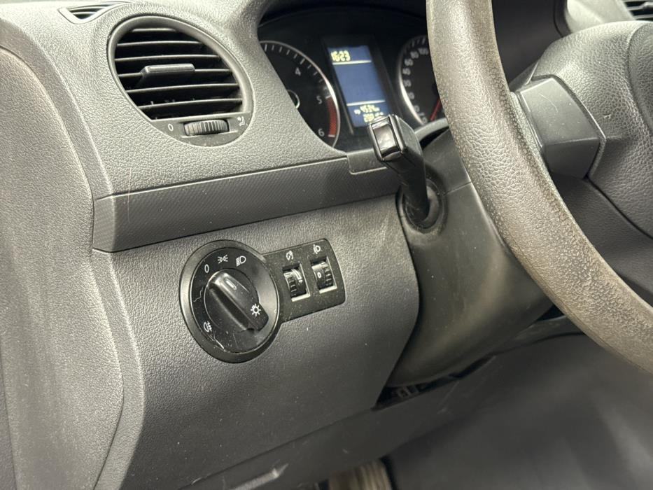 VOLKSWAGEN Caddy 2012