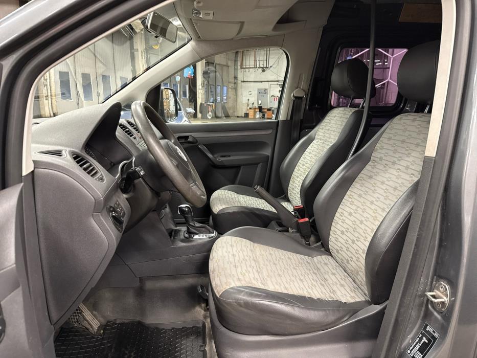 VOLKSWAGEN Caddy 2012