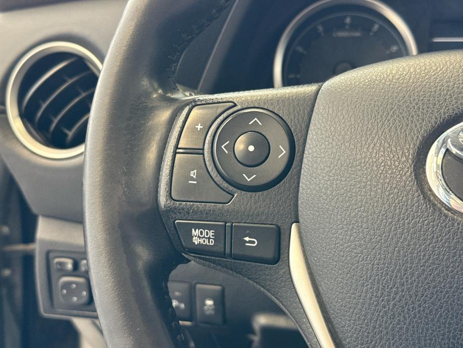 TOYOTA Auris 2014