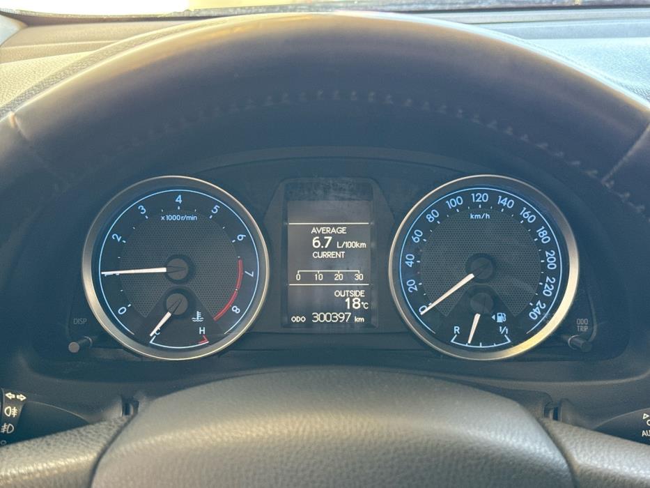 TOYOTA Auris 2014