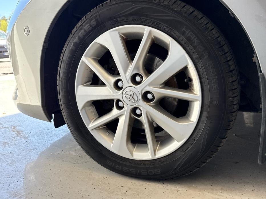 TOYOTA Auris 2014