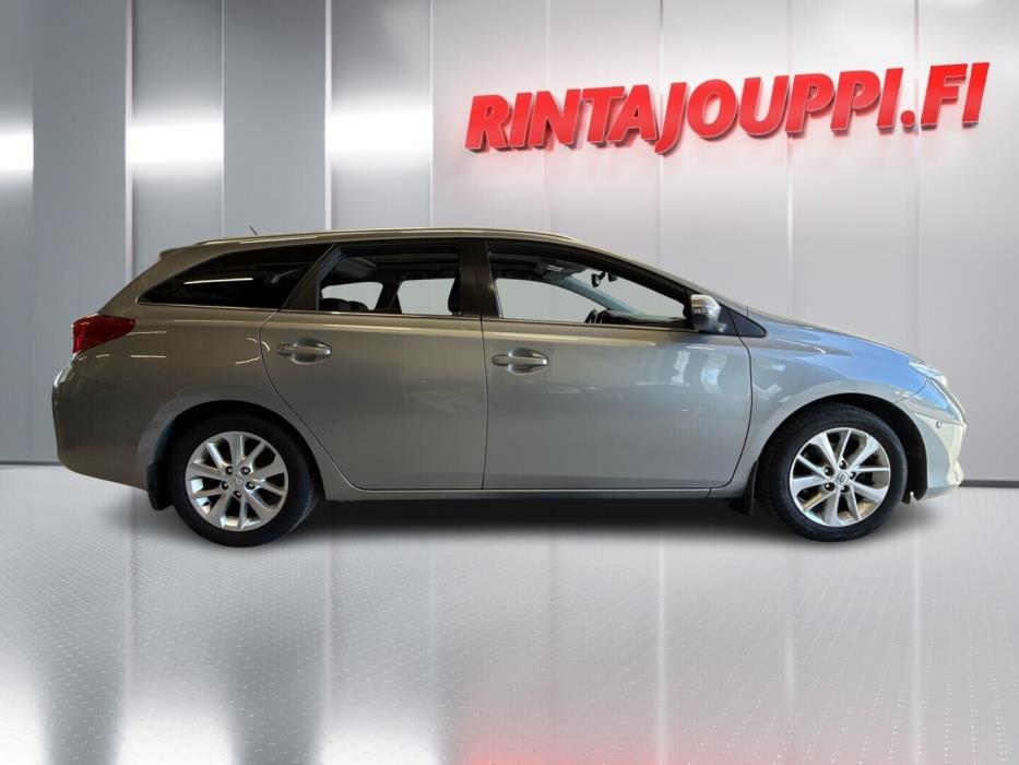 TOYOTA Auris 2014