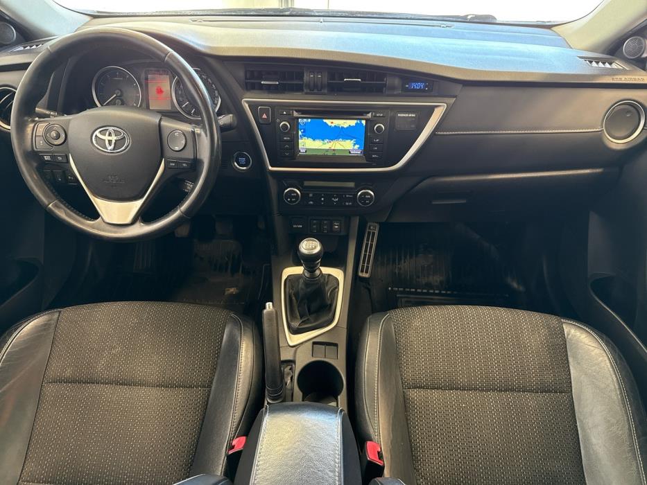 TOYOTA Auris 2014