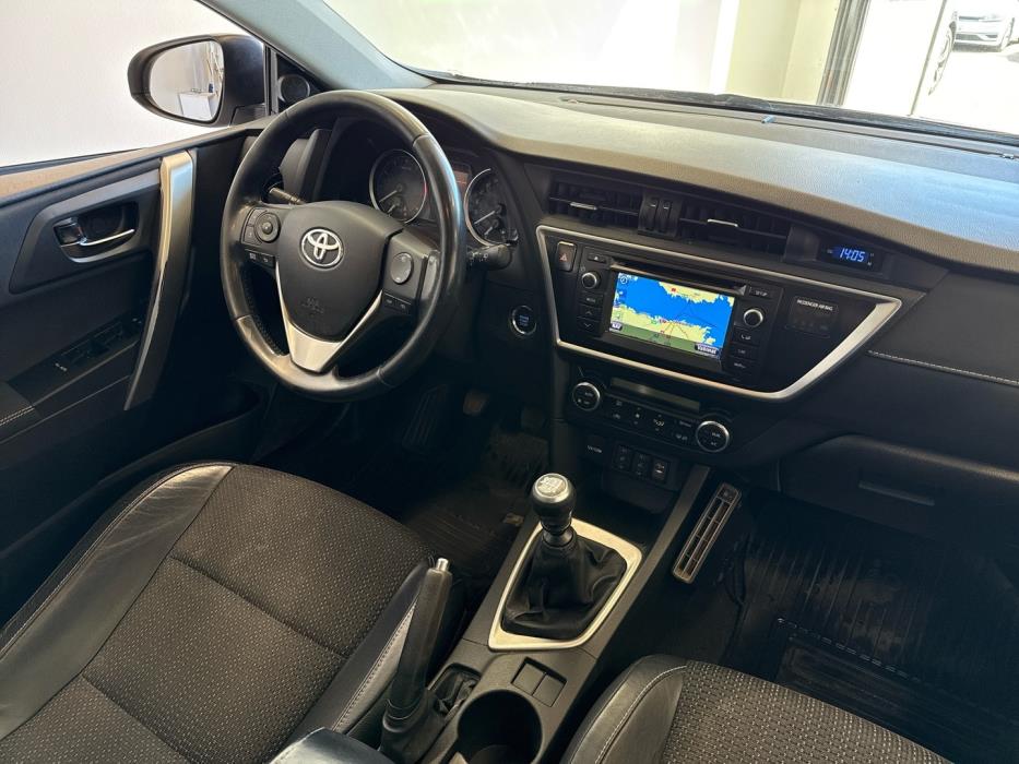 TOYOTA Auris 2014