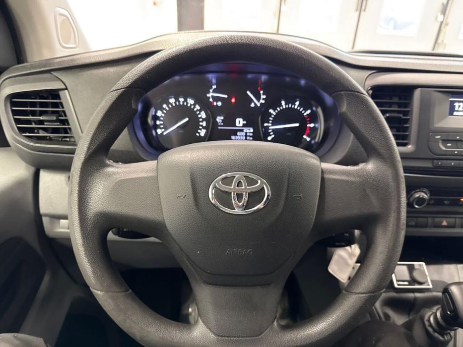 TOYOTA Proace 2016