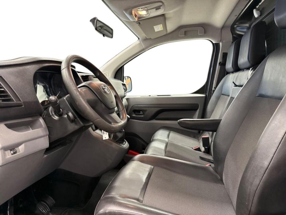 TOYOTA Proace 2016