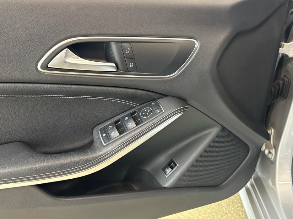 MERCEDES-BENZ CLA 2017