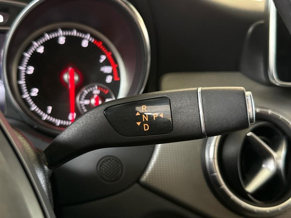 MERCEDES-BENZ CLA 2017