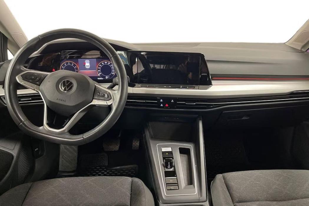 VOLKSWAGEN Golf 2021