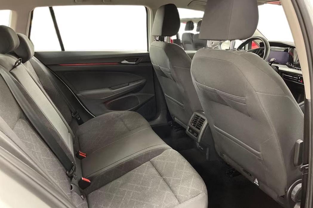 VOLKSWAGEN Golf 2021