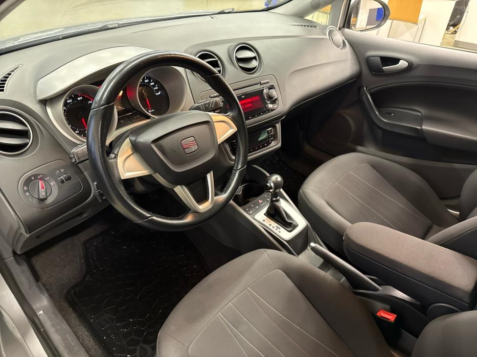 SEAT Ibiza ST 2011