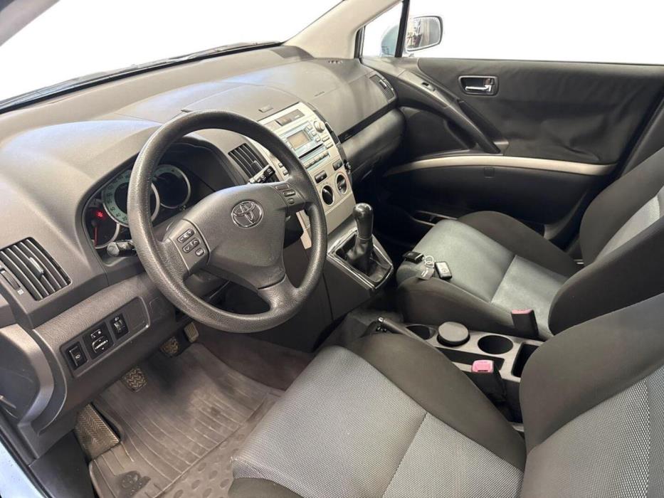 TOYOTA Corolla Verso 2005
