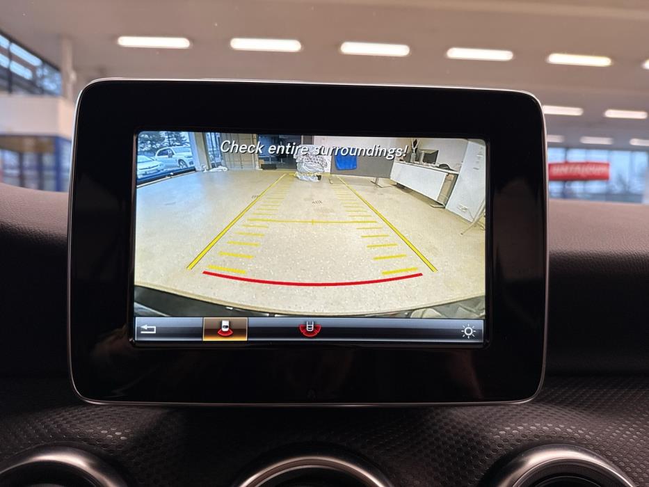 MERCEDES-BENZ A 2018