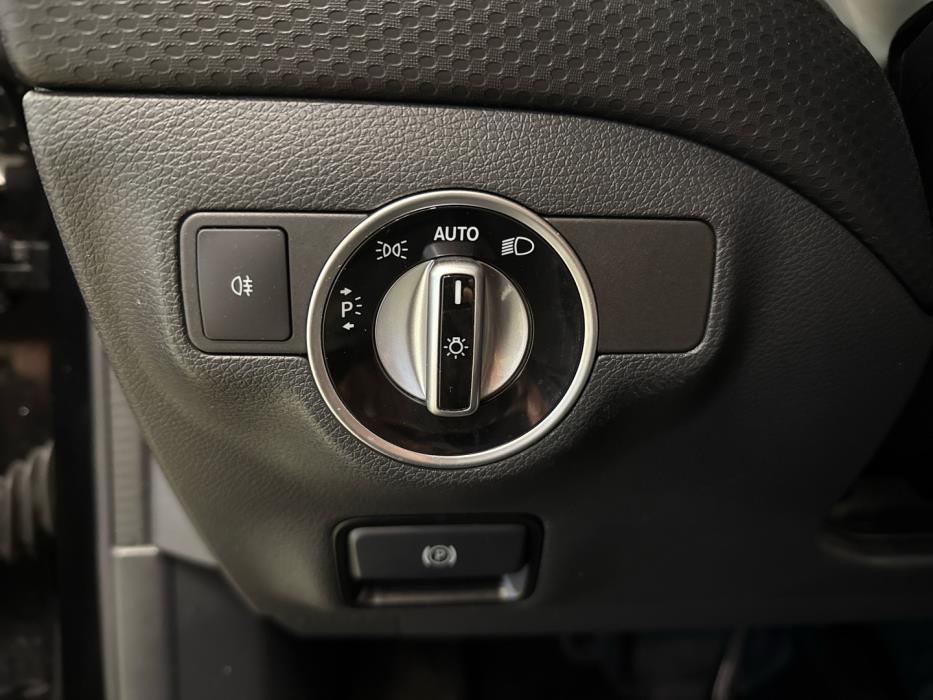 MERCEDES-BENZ A 2018