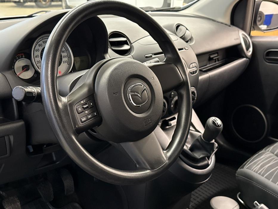MAZDA Mazda2 2009