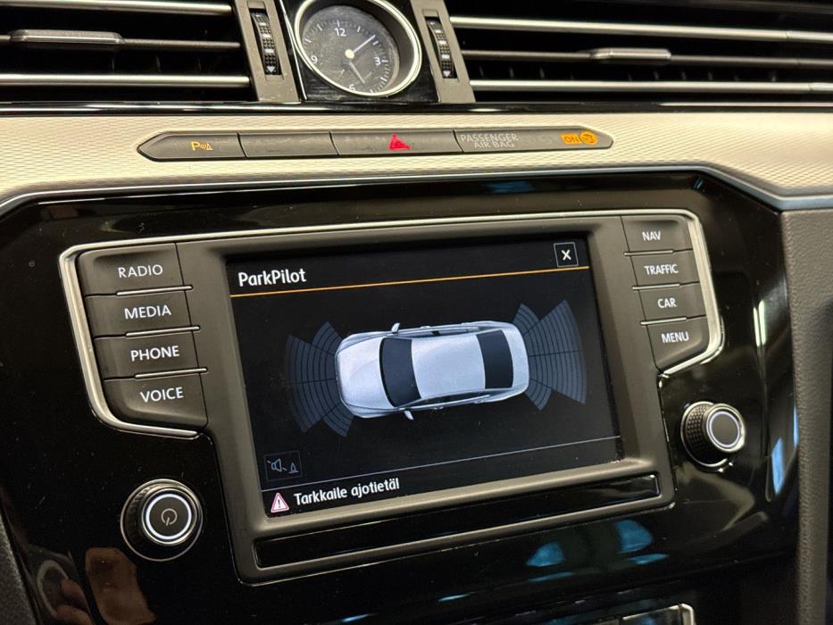 VOLKSWAGEN Passat 2016