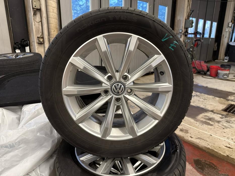 VOLKSWAGEN Passat 2016