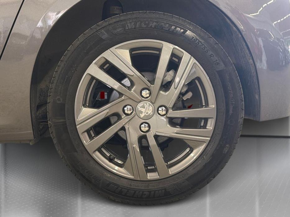 PEUGEOT 208 2022
