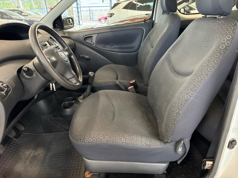 TOYOTA Yaris 2005