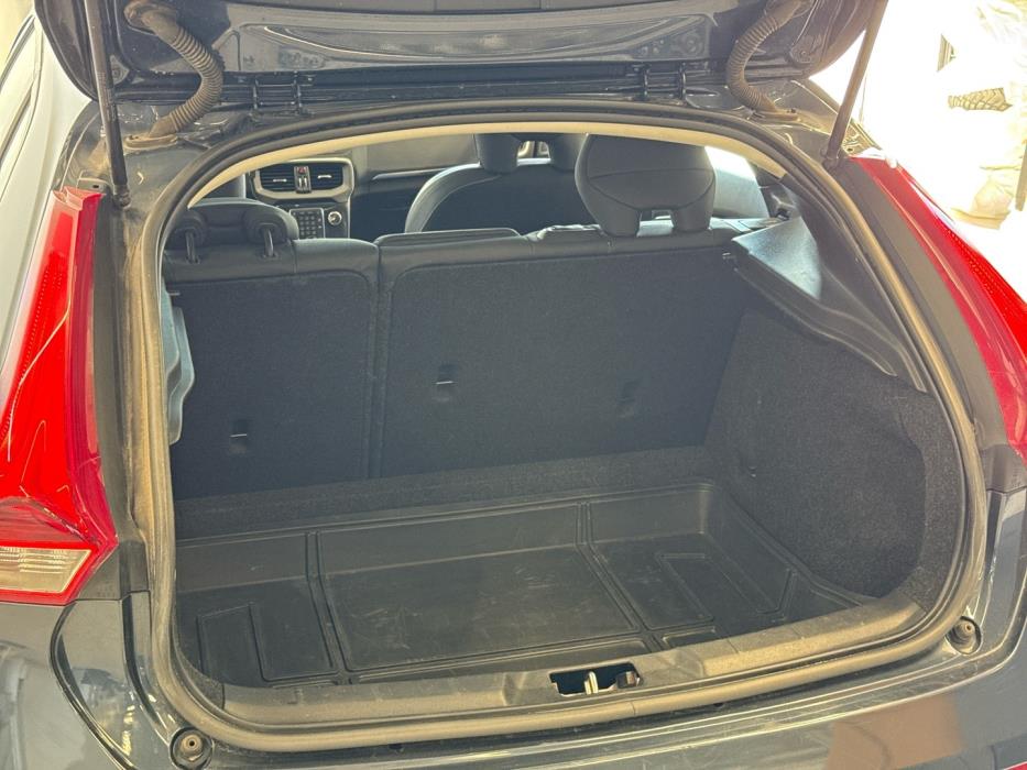 VOLVO V40 2017