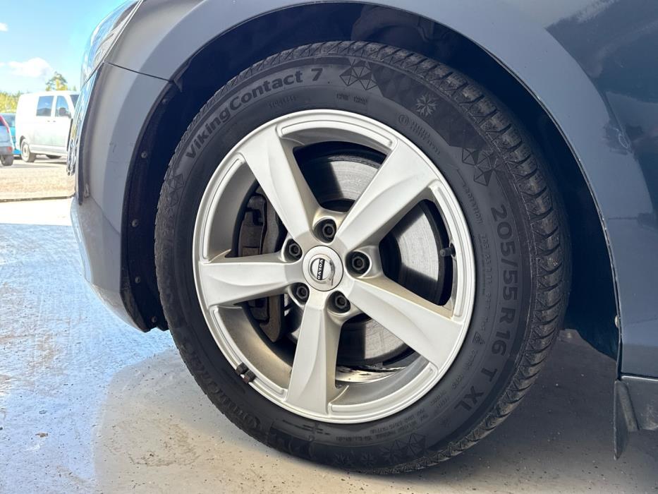 VOLVO V40 2017