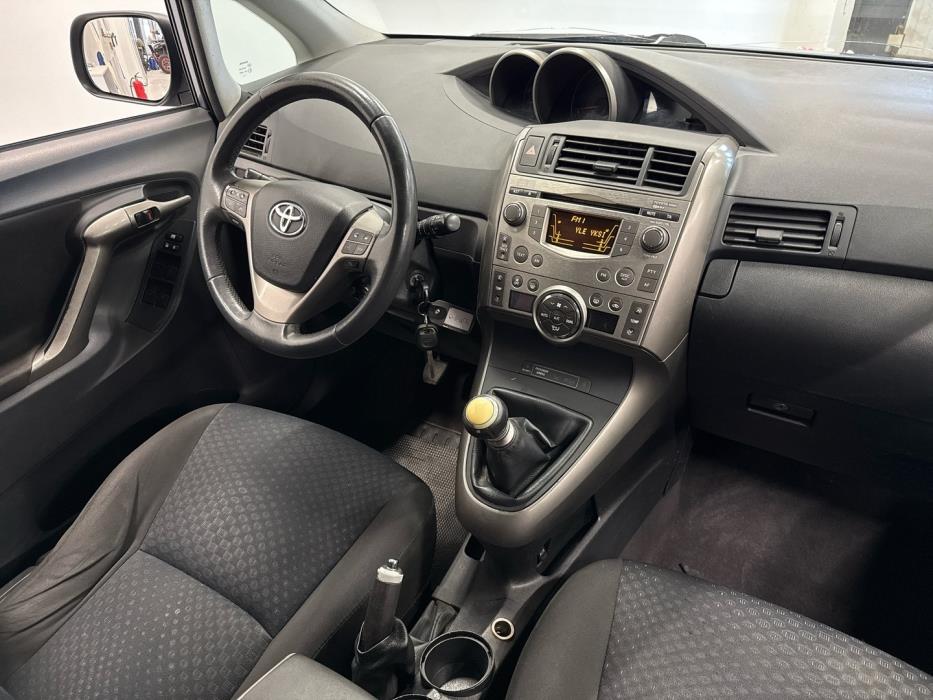 TOYOTA Verso 2009