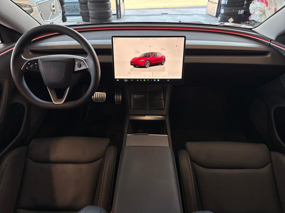 TESLA Model 3 2024