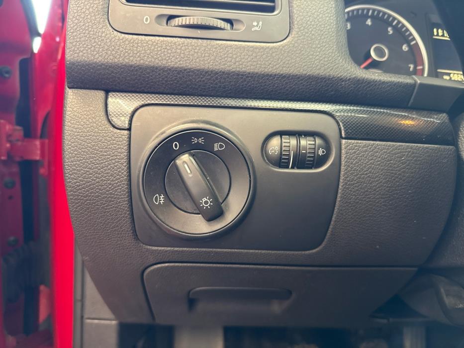 VOLKSWAGEN Jetta 2010