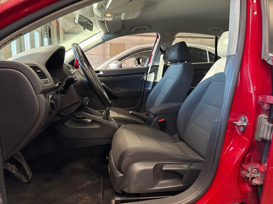 VOLKSWAGEN Jetta 2010