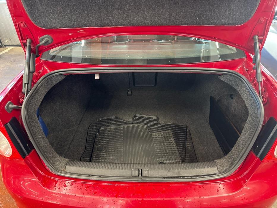 VOLKSWAGEN Jetta 2010